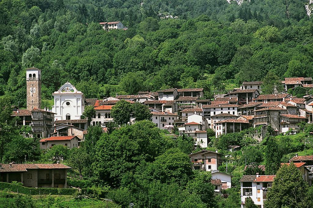 Affittacamere Nonna Leni Frisanco Luaran gambar